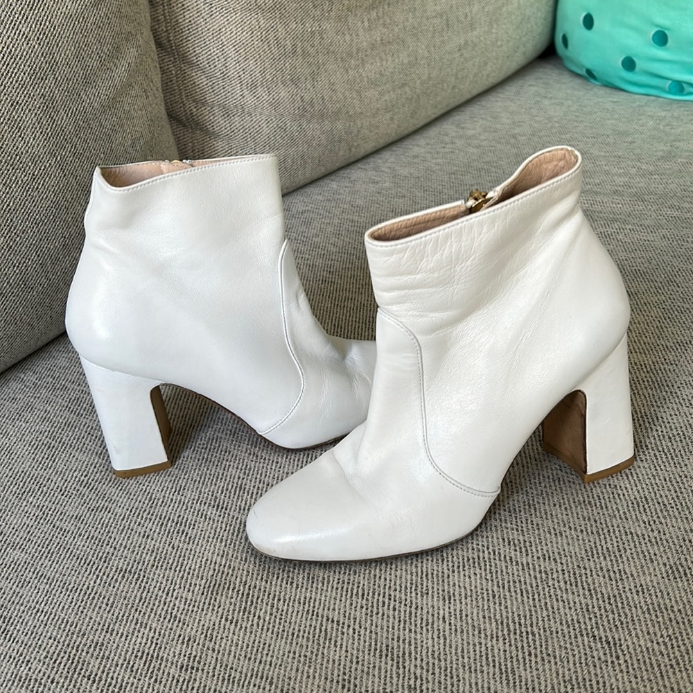Stuart Weitzman White Leather Block Heel Ankle Boots 6
